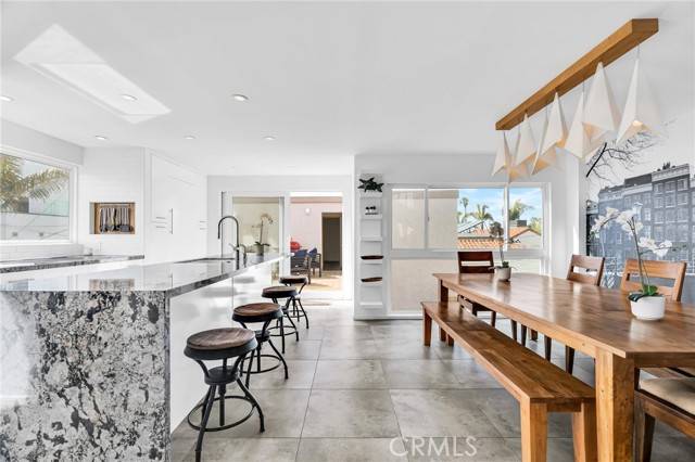 Long Beach, CA 90803,15 69th Place