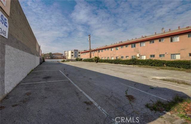 Lawndale, CA 90260,15329 Hawthorne