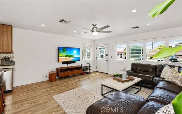 Tustin, CA 92780,1361 Kenneth Drive