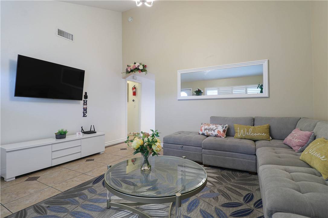 Fountain Valley, CA 92708,10629 El Este Avenue