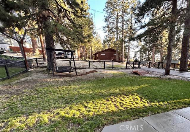 Running Springs, CA 92382,31042 GLEN OAK Drive