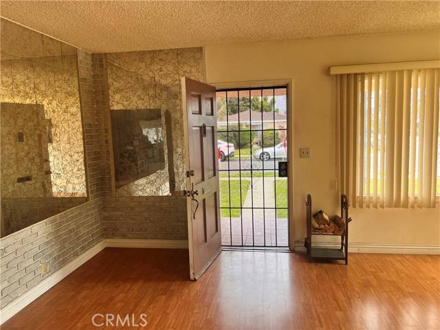 Compton, CA 90221,1423 S Poinsettia Avenue