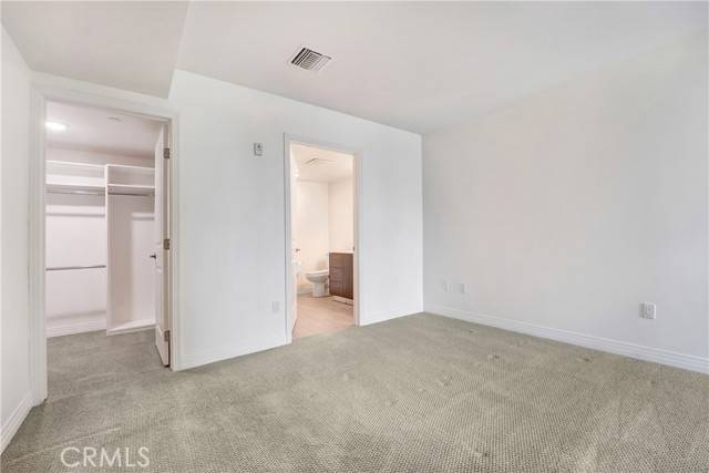 Valley Village, CA 91607,5818 Whitsett Avenue #405