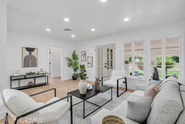 Reseda, CA 91335,6911 Newcastle Avenue