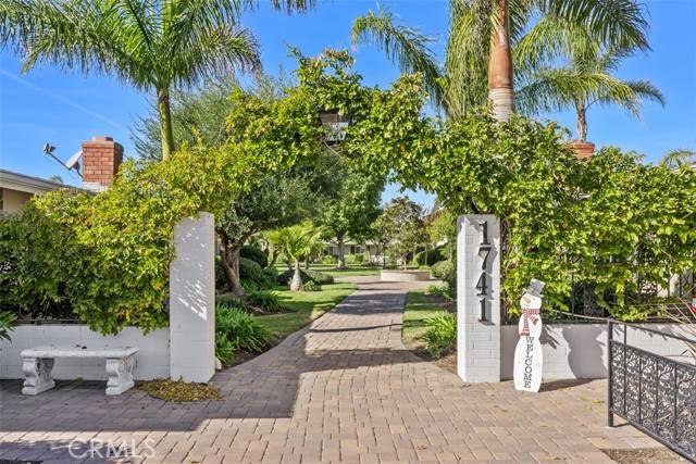 Costa Mesa, CA 92627,1741 Tustin Avenue #13B