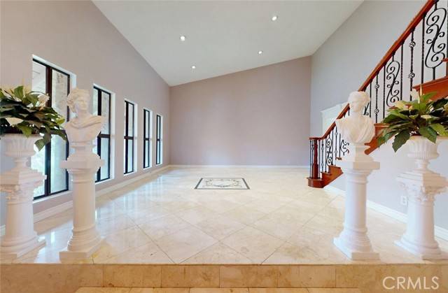 Laguna Hills, CA 92653,25211 Barents