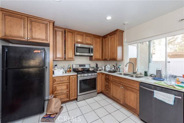 Irvine, CA 92604,3 Albany #61