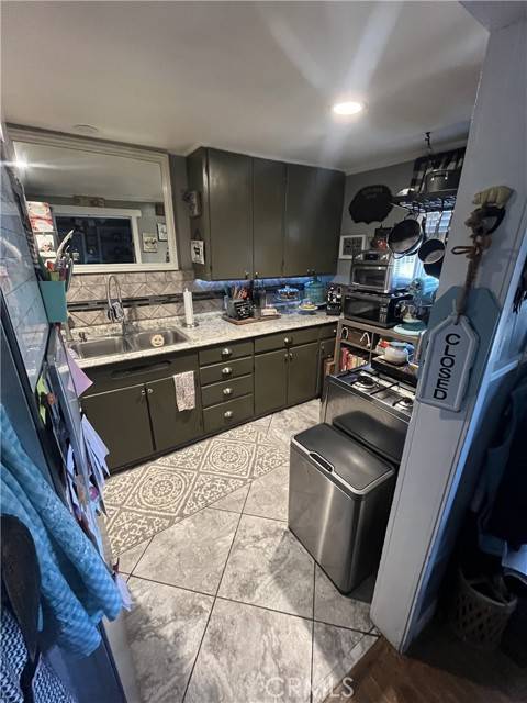 Mentone, CA 92359,1373 Agate Avenue