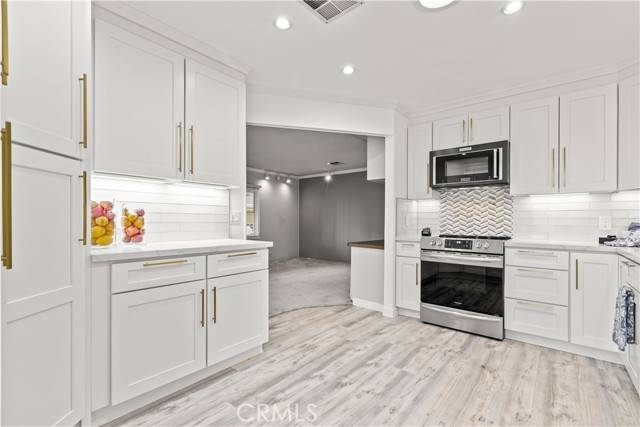 Irvine, CA 92620,5200 Irvine Blvd Spc 377