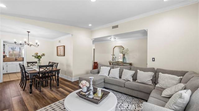 Santa Ana, CA 92706,902 W Orange Road