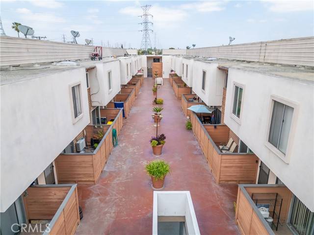 Downey, CA 90241,7033 Stewart And Gray Road #6