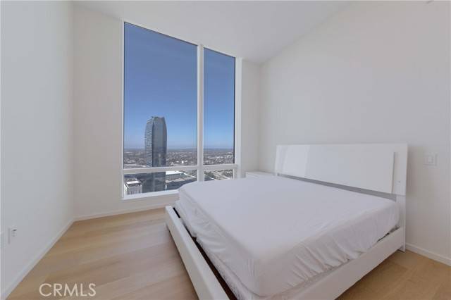 Los Angeles, CA 90017,877 Francisco Street #4211