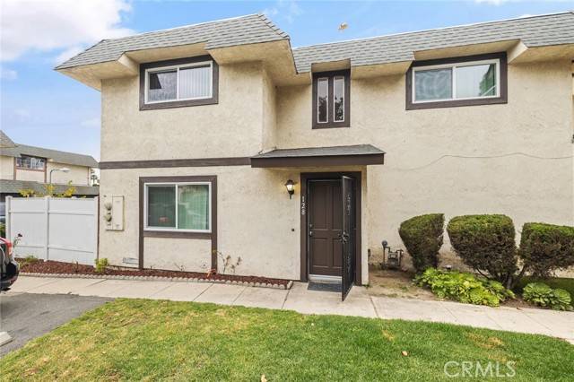 Santa Ana, CA 92704,128 Fairview Street #1
