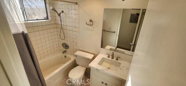 Costa Mesa, CA 92626,100 Clearbrook Lane #C