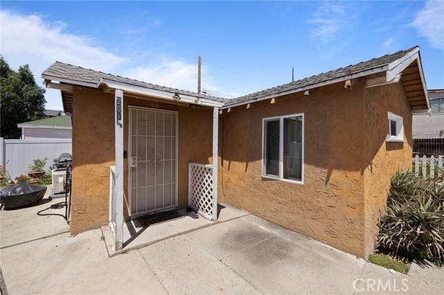 Long Beach, CA 90806,201 E Columbia Street