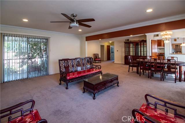 Montebello, CA 90640,121 W Avenida De La Merced