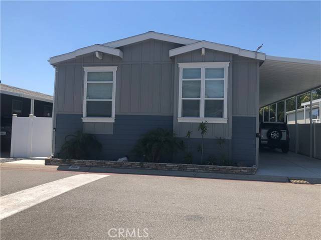 Corona, CA 92878,4901 Green River #268
