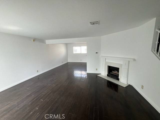 Los Angeles, CA 91356,18550 Hatteras Street #7