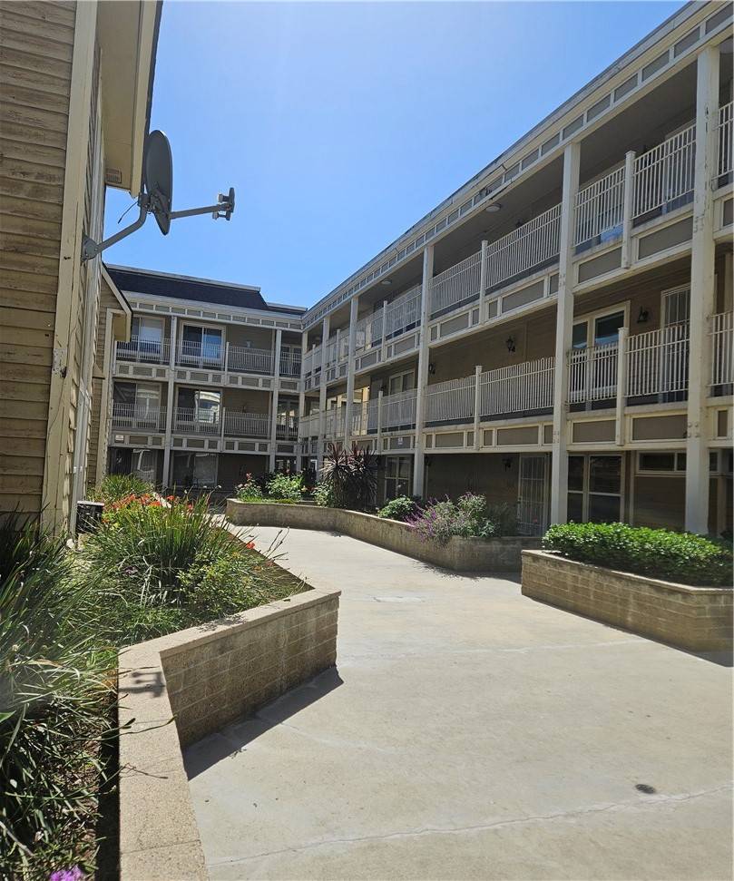 Santa Ana, CA 92701,306 E Chestnut Avenue #F