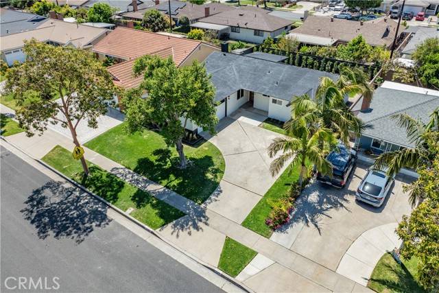 Santa Ana, CA 92704,2514 S Rita Way