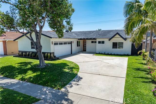 Santa Ana, CA 92704,2514 S Rita Way