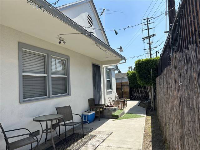 Los Angeles, CA 90019,1375 S Cochran Avenue