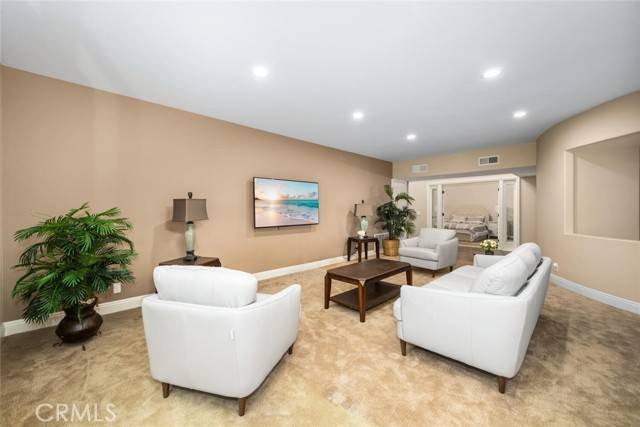 Huntington Beach, CA 92649,16282 Mandalay Circle