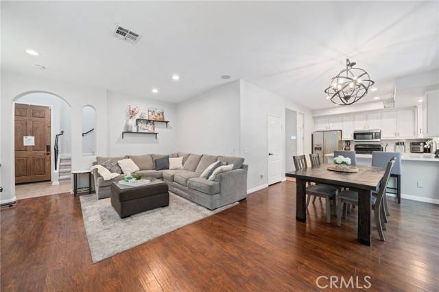 Van Nuys, CA 91406,16741 Tim Lane