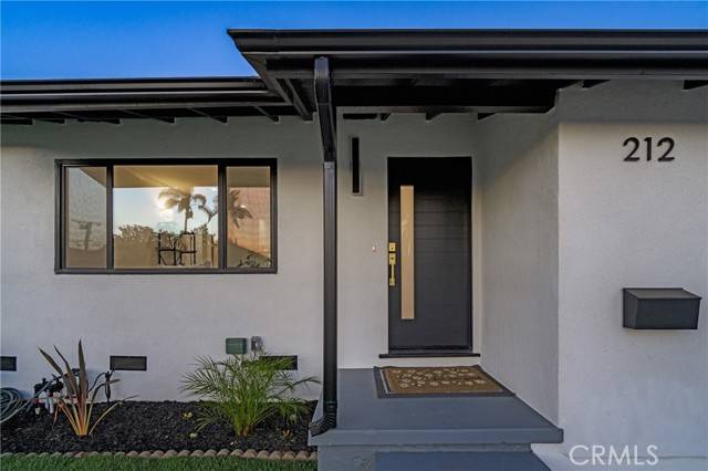 Brea, CA 92821,212 Oak Place