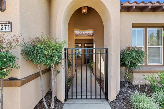 Corona, CA 92883,24271 Whitetail Drive