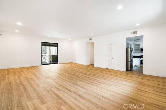 Glendale, CA 91205,230 S Jackson Street #309