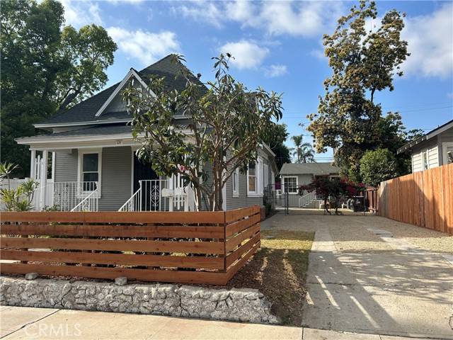 Santa Ana, CA 92706,121 W 18th Street