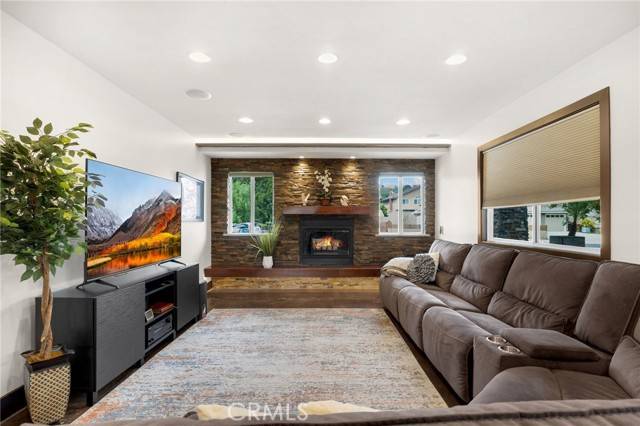 Brea, CA 92821,309 Roundtree Court