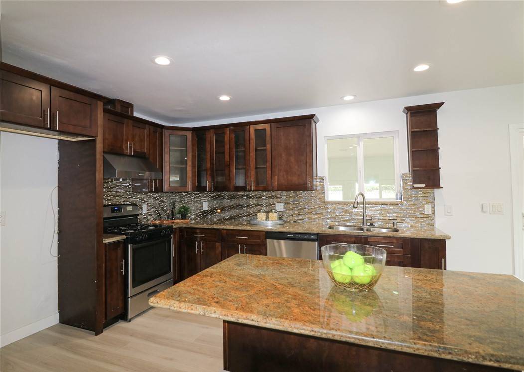 Anaheim, CA 92802,1419 W Laster Avenue