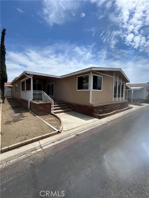 Anaheim, CA 92801,1919 W Coronet #208