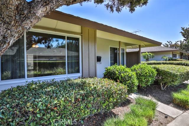 Tustin, CA 92780,17621 17th Street #16D