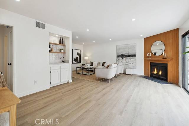 Van Nuys, CA 91401,6101 Fulton Avenue #8