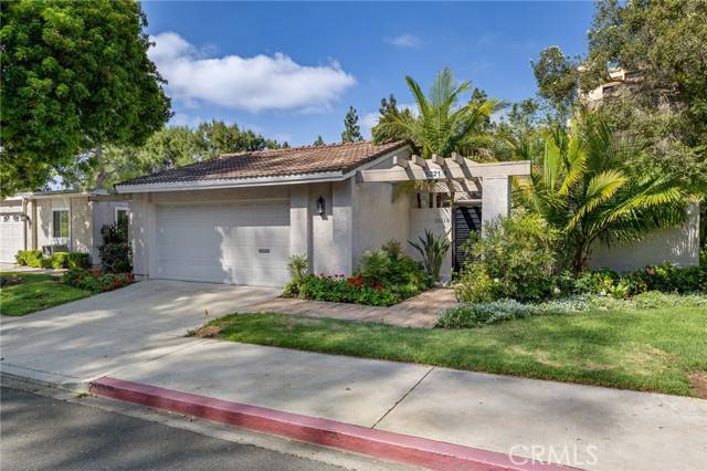 Laguna Woods, CA 92637,5321 Bahia Blanca #B
