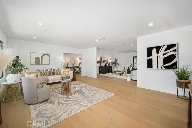 Fullerton, CA 92835,3209 Lakeknoll Drive