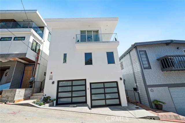 Manhattan Beach, CA 90266,210 El Porto Street
