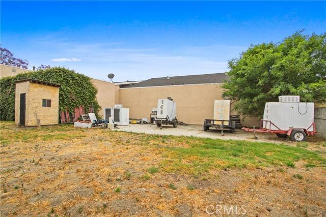 Compton, CA 90220,212 E Spruce