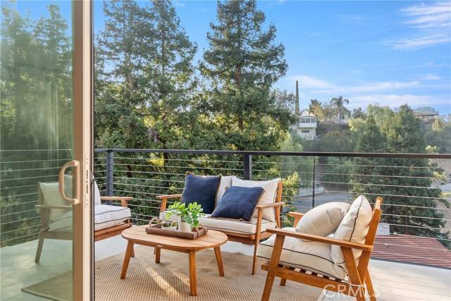 Woodland Hills, CA 91364,5166 Marmol Drive