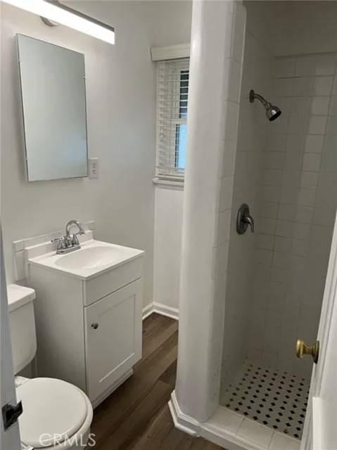 Long Beach, CA 90803,5294 E Division Street