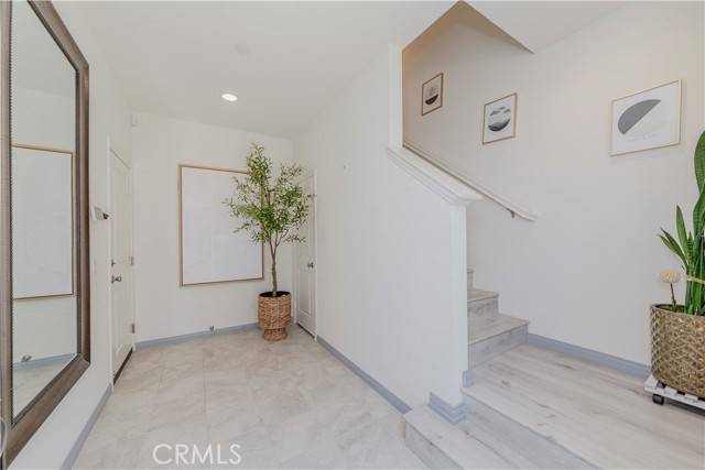 Buena Park, CA 90621,6926 Cottonwood Lane