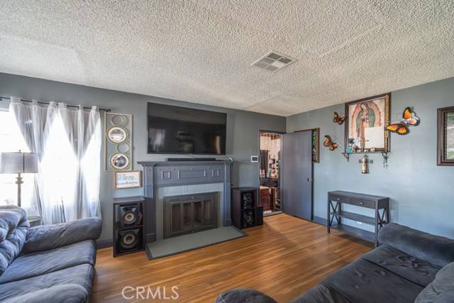 Long Beach, CA 90805,6933 Delta Avenue