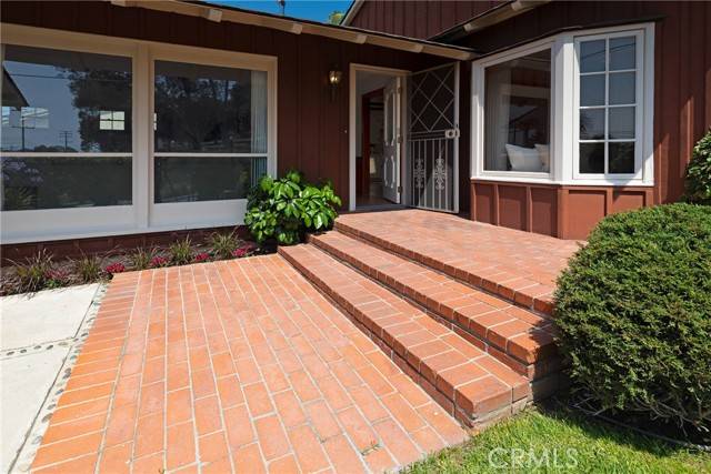Fullerton, CA 92833,1301 W Malvern Avenue