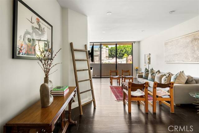 West Hollywood, CA 90069,930 N Wetherly Drive #201