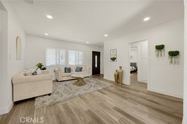 Anaheim, CA 92801,506 W Victor Avenue
