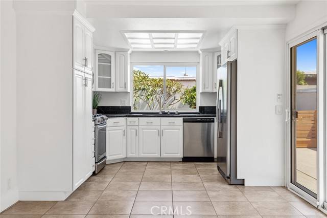 Westminster, CA 92683,5821 Gloucester
