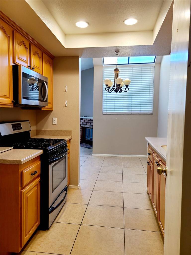 Huntington Beach, CA 92647,17661 Sergio Circle #203